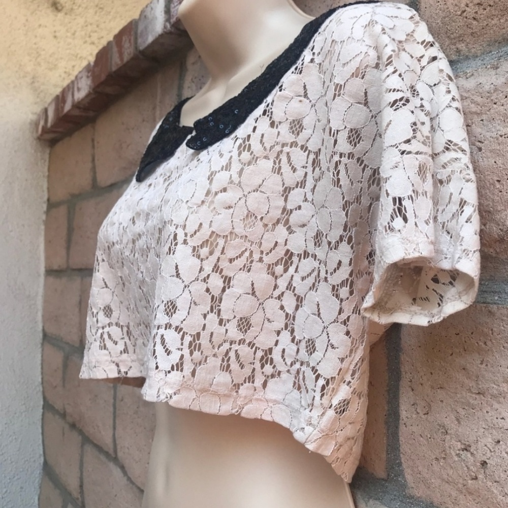 Lace Crop Top - Picture 2 of 4